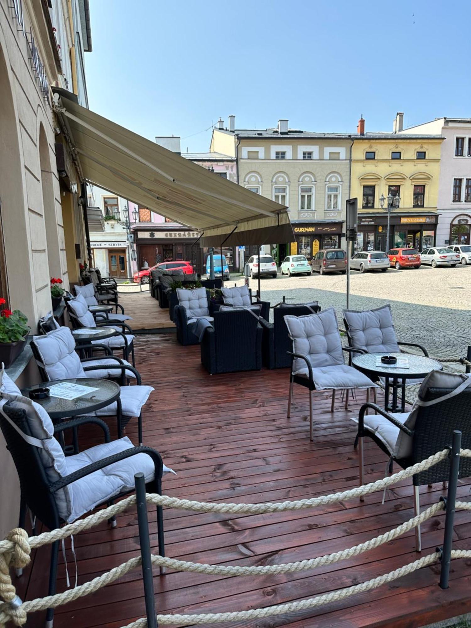 Studia Maxim Apartment Frydek-Mistek Bagian luar foto