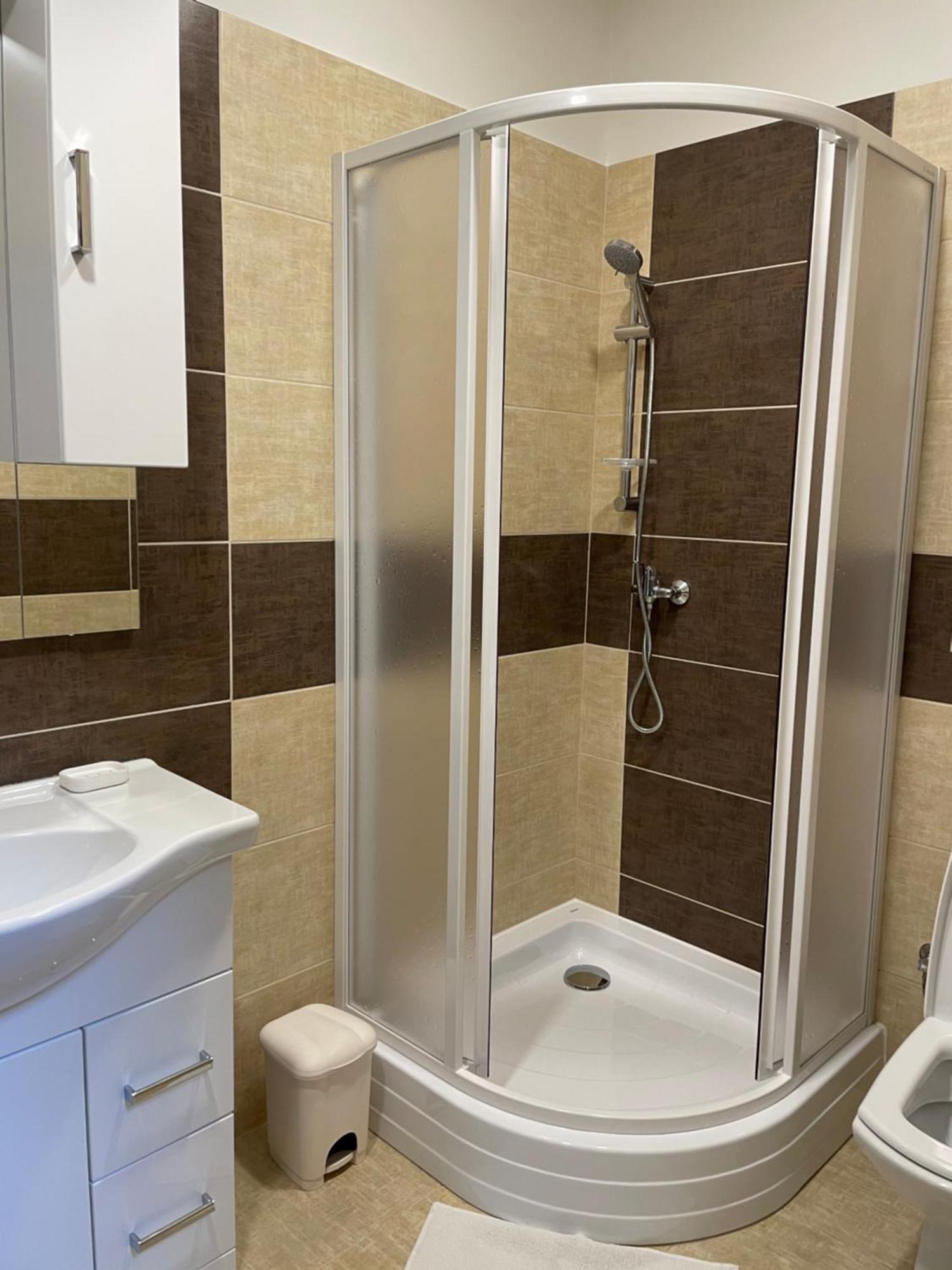 Studia Maxim Apartment Frydek-Mistek Bagian luar foto